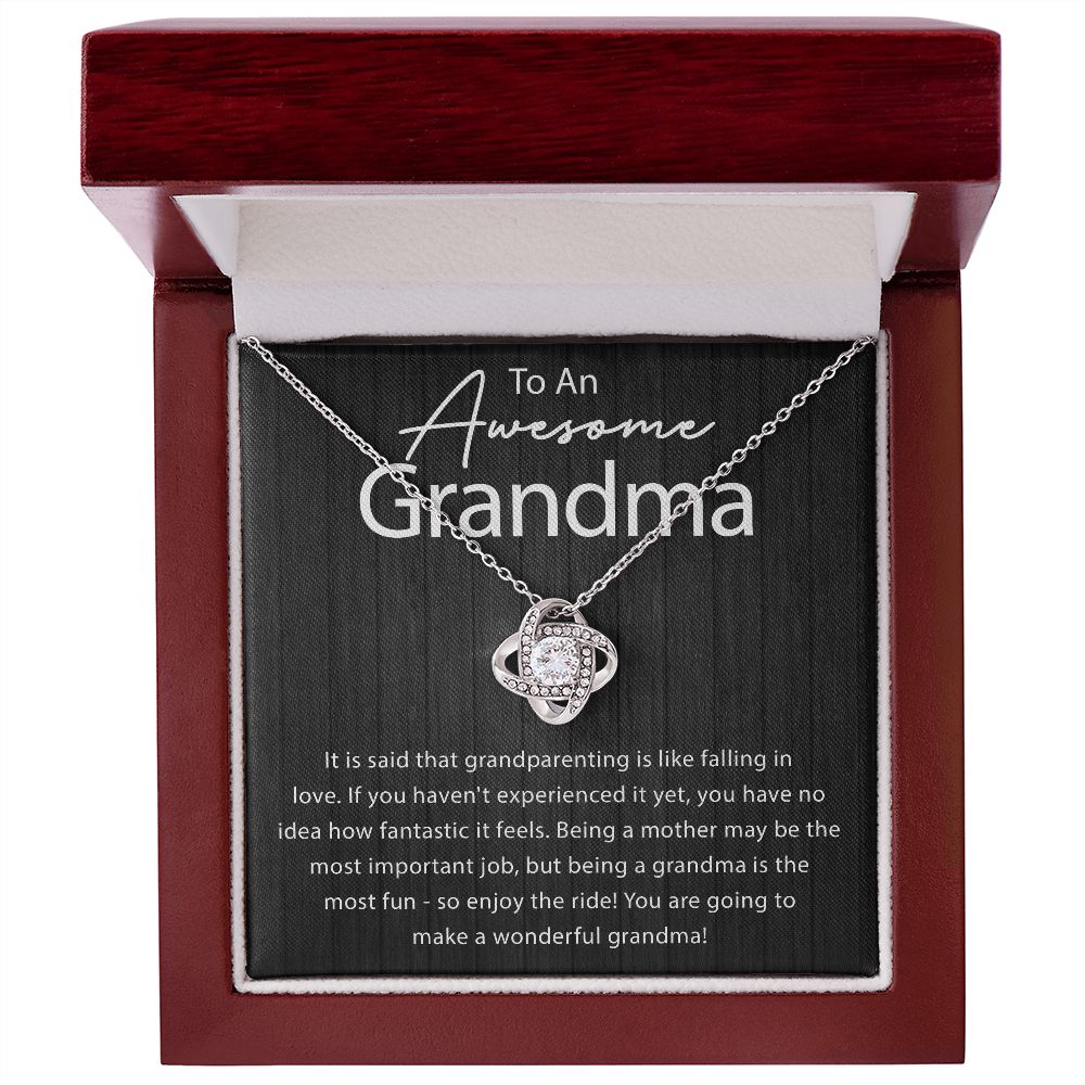 Awesome Grandma | Love Knot